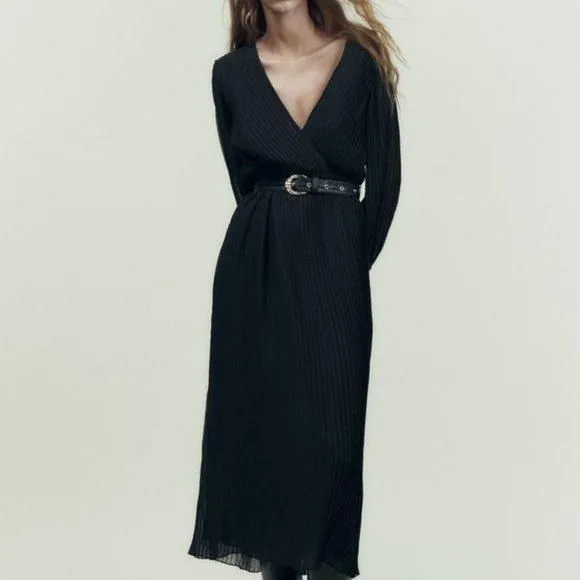 open lace back dress ZARA. Black pleated dress. TM – Hibuy market main image 1