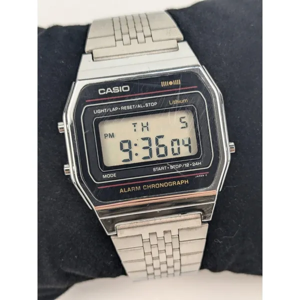 Vtg Early 80s CASIO A153 (415) Men's 34mm Digital Watch Black Face